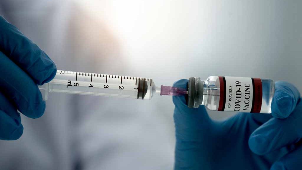 Injection de vaccin COVID-19