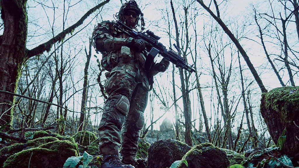 Militaire lors d'un exercice de simulation