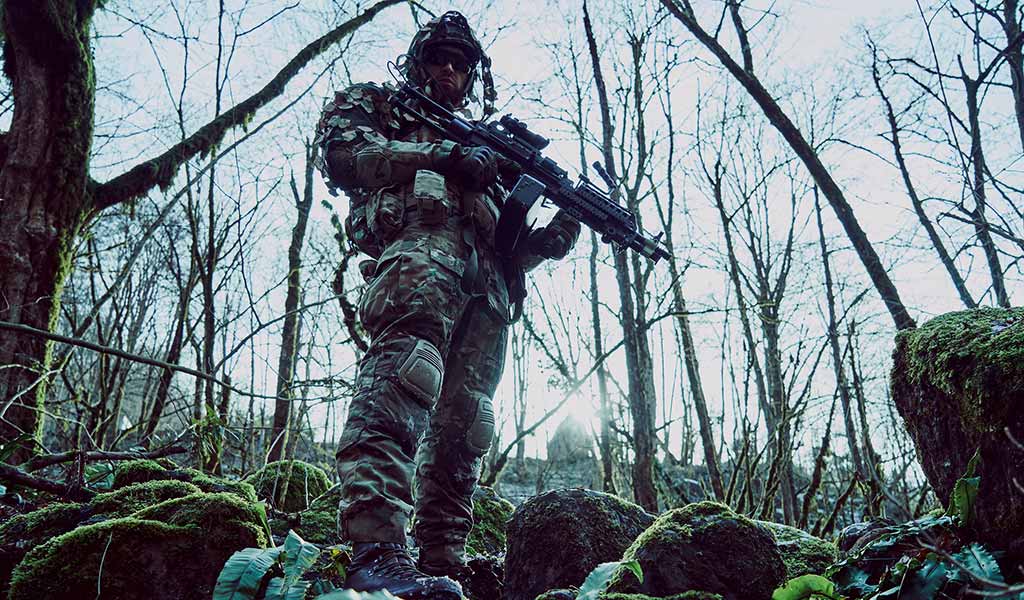 Militaire lors d'un exercice de simulation