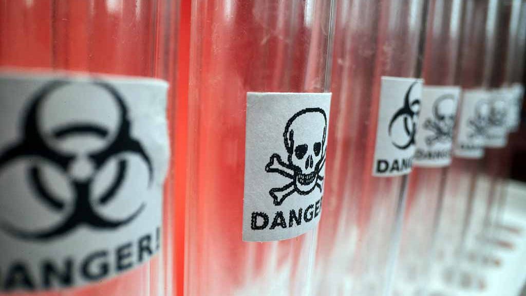 Tubes à essai contenant des produits chimiques