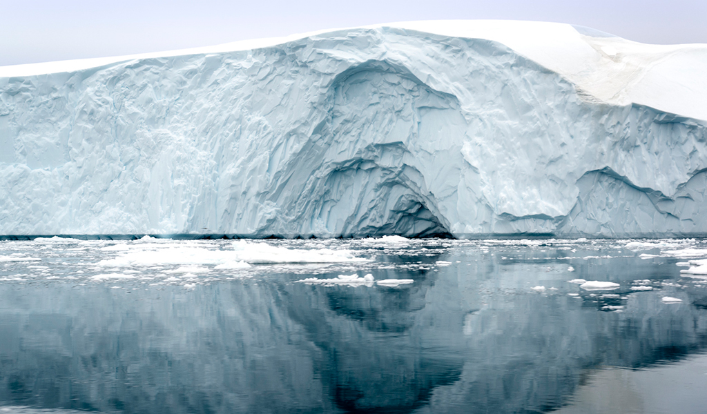 Iceberg flottant, Icefjord d’Ilulissat, Groenland