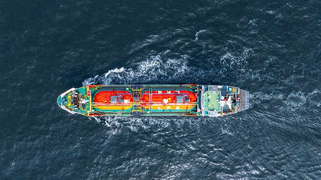 Pétrolier transportant du gaz liquéfié naturel