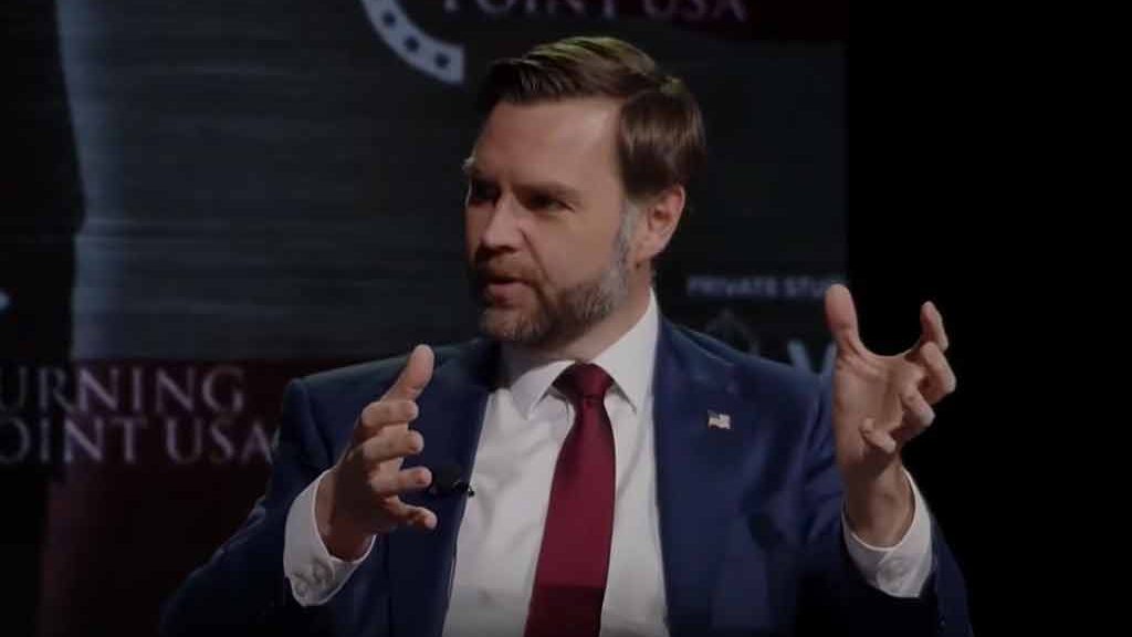 Le vice-président américain JD Vance lors du meeting organisé par Turning Point USA le 14 avril 2026 (Athens, Georgie)