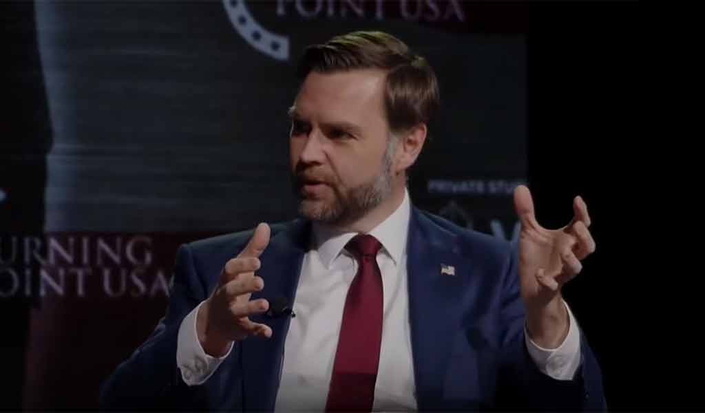 Le vice-président américain JD Vance lors du meeting organisé par Turning Point USA le 14 avril 2026 (Athens, Georgie)