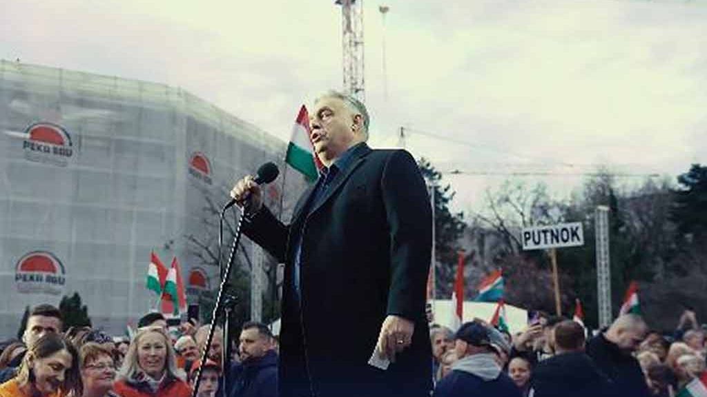 Viktor Orban lors d'un meeting électoral, mars 2026.