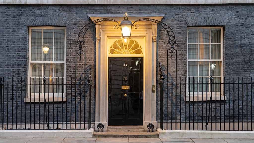 Porte d'entrée du 10 Downing Street, Londres