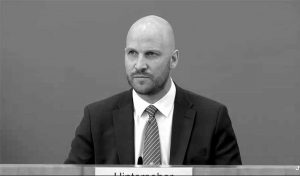 Josef Hinterseher, respectivement porte-parole du ministère allemand des Affaires étrangères