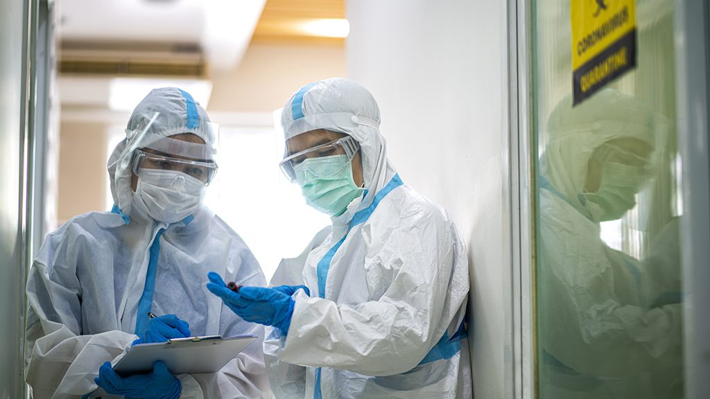Médecins japonais durant la pandémie de COVID-19