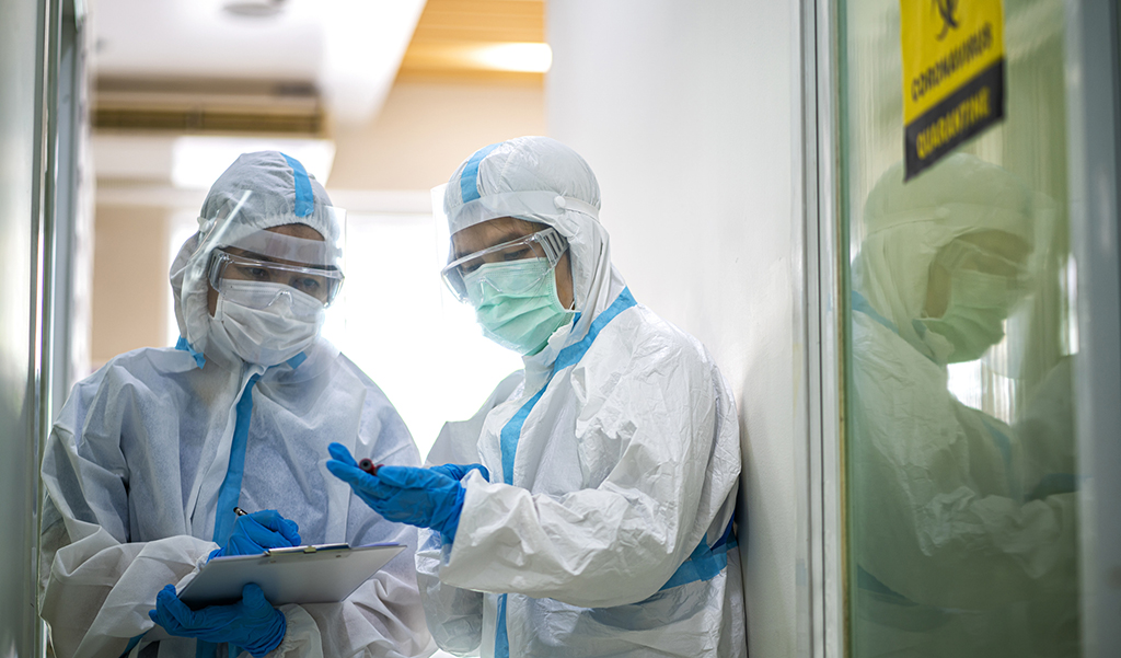 Médecins japonais durant la pandémie de COVID-19