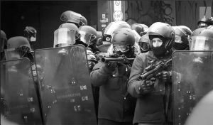 BRAV-M en action lors des manifestations des Gilets jaunes, Paris, 2020